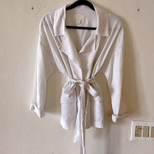 Adorable, white lightweight jacket by Caslon Petite Large